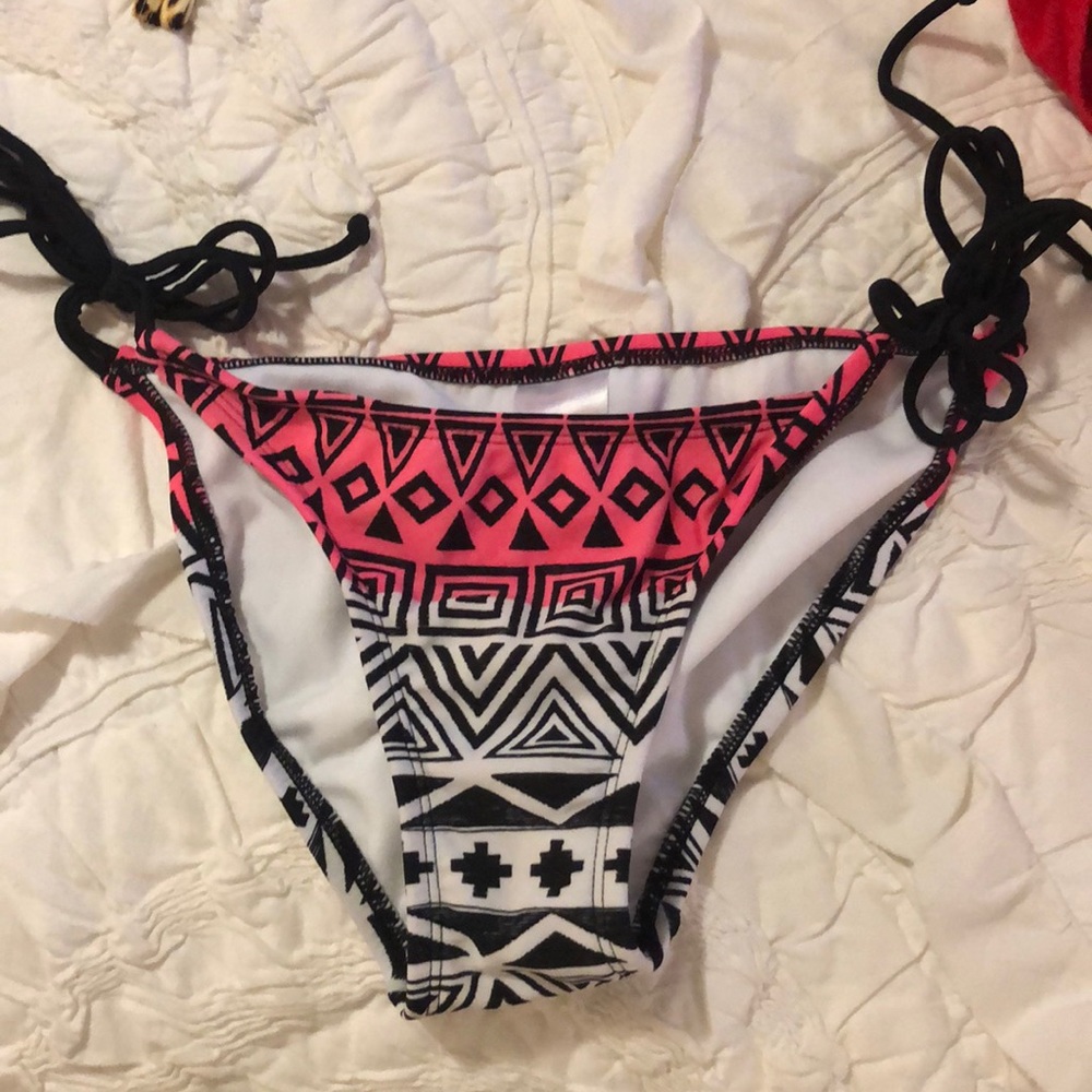 Bikini bottoms